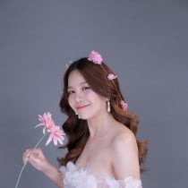 April Bangkok Escort