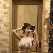 Aurelia Smooci model
