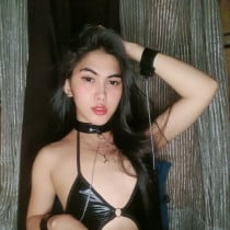 Bella Smooci model