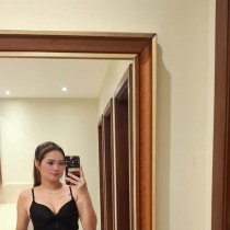 Bella Smooci model