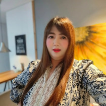 BBW plus size Smooci model