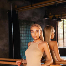 Cleo London Escort