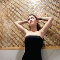 elise Smooci model