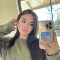 Emma Smooci model
