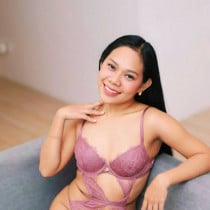 Jade Smooci model