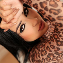 Júlia Singapore Escort