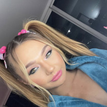 Karolina Manchester Escort