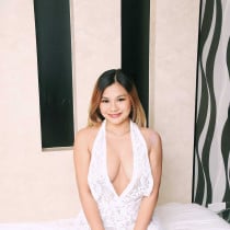 lindsay Manila Escort