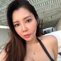 Linny Smooci model