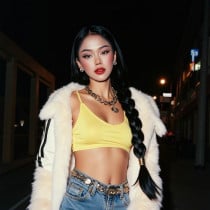 Mae Smooci model