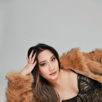 mae Smooci model