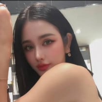 Miu Miu Smooci model