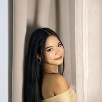 Molly Manila Escort
