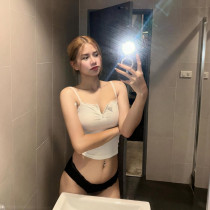 Naumi seviena Jakarta Escort