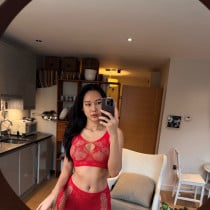 Nickii Bangkok Escort