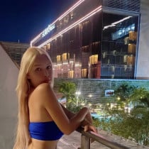 Nicole Manila Escort