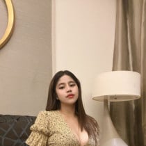 Queen Smooci model