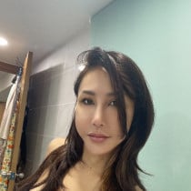 Weeny Bangkok Escort