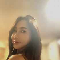Weeny Bangkok Escort