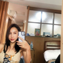 Weeny Bangkok Escort