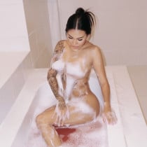 Zinqueen Smooci model